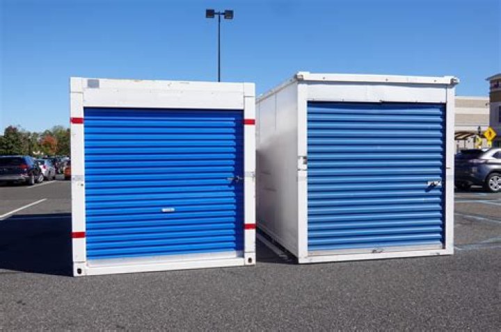 Can I sell things out of a storage unit?