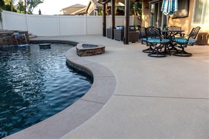 Can you paint cool deck around pool