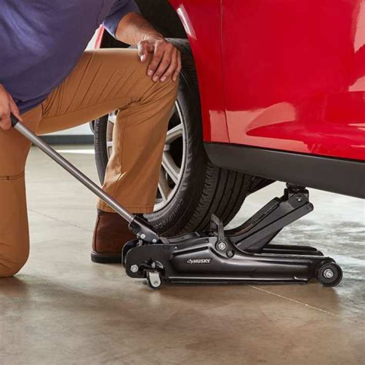 Do cars come with tire jacks