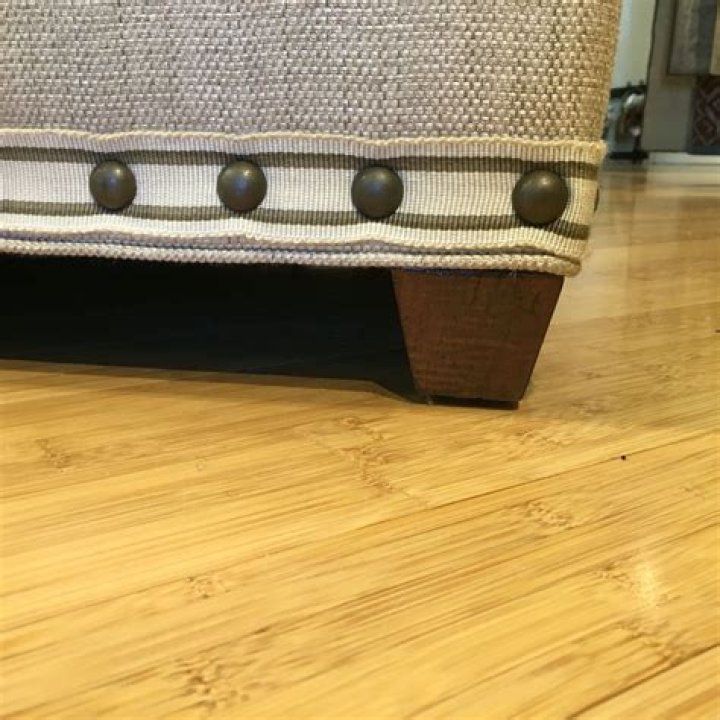 Do couches need legs