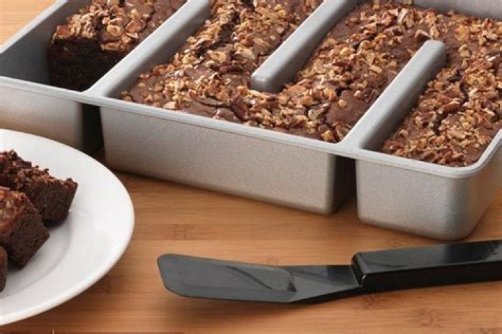 Do you spray the pan for brownies?