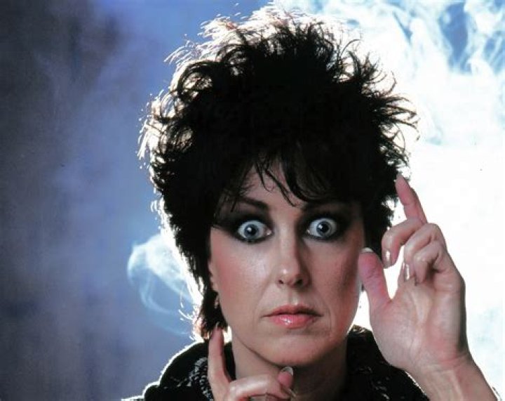 Does Grace Slick still sing?