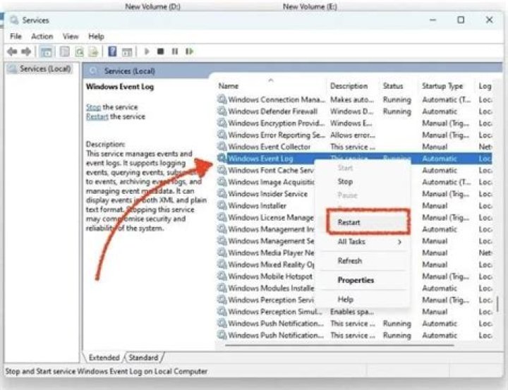 How can I see what users are logged into Windows?