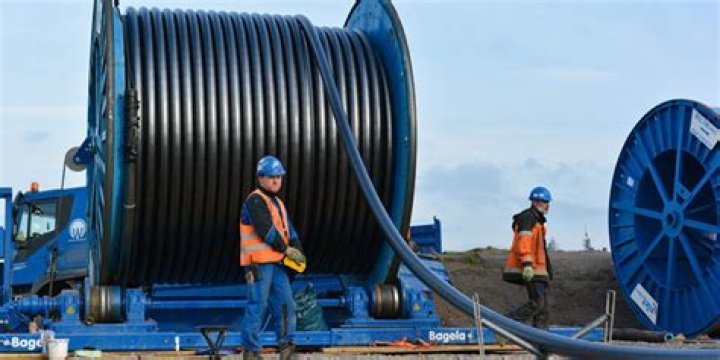 How deep do electrical cables need to be buried UK