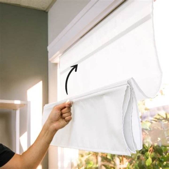 How do cordless Roman shades work?