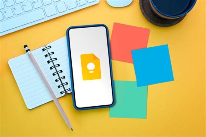 How do I keep notes on my phone?