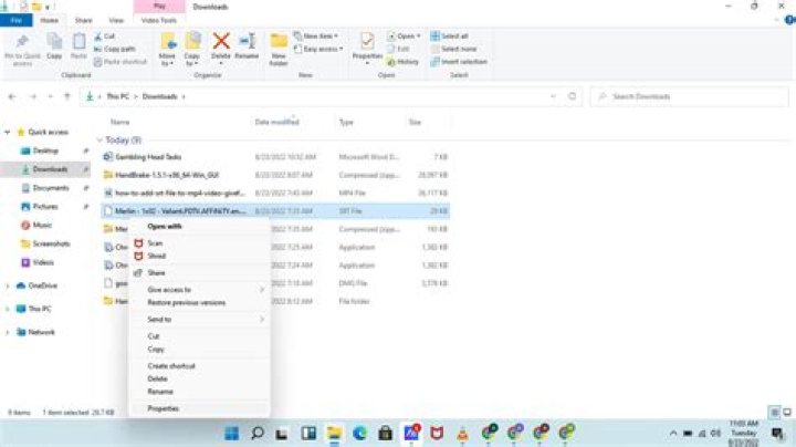 How do I open SRT files on Windows 10?