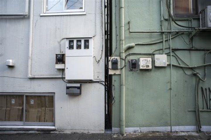 How do I replace an old electrical box