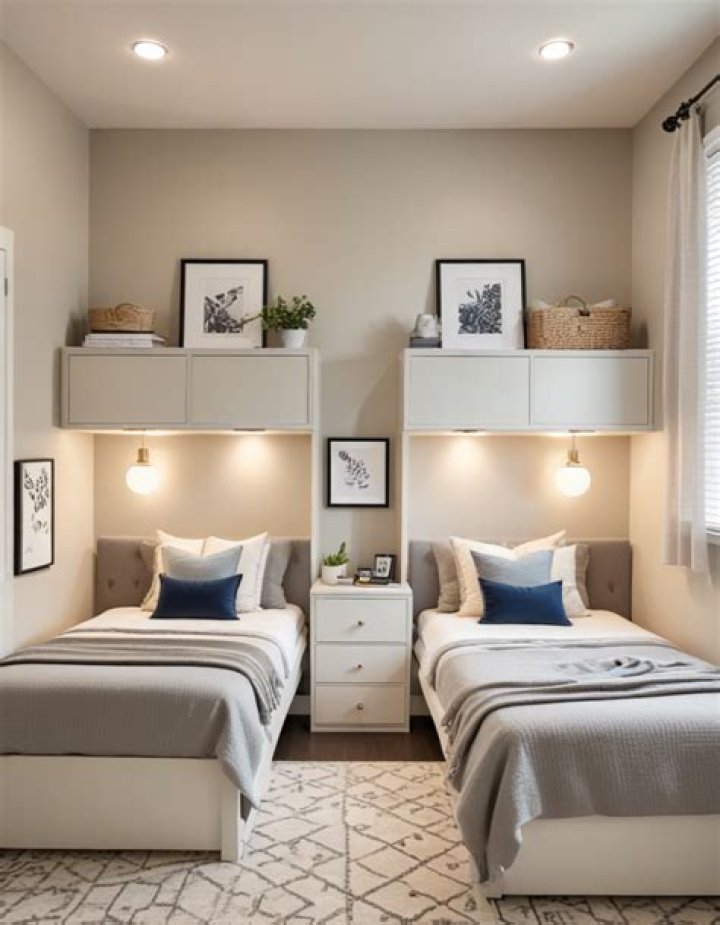 How do you arrange two twin beds in a small room?