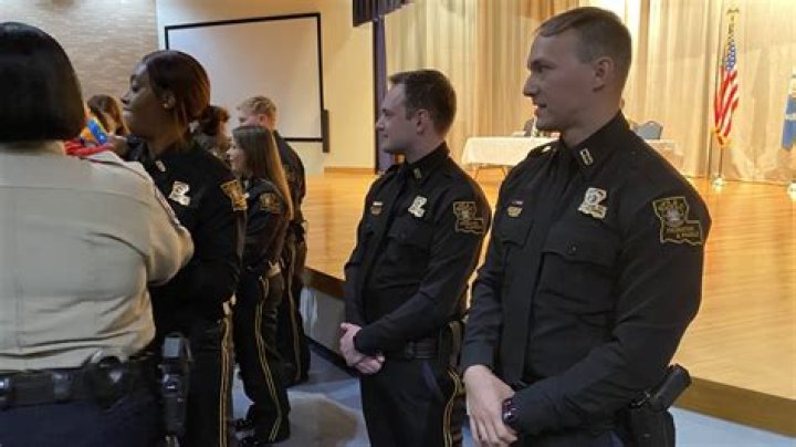 How do you become a parole officer in California