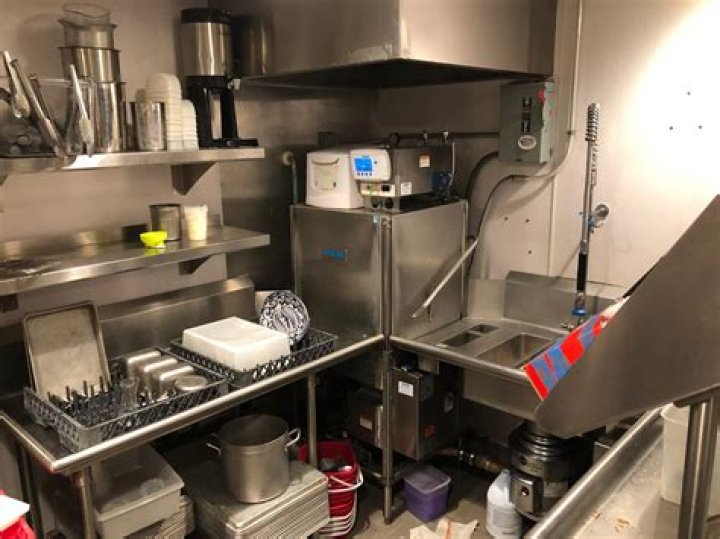 How do you clean a grow room after powdery mildew?