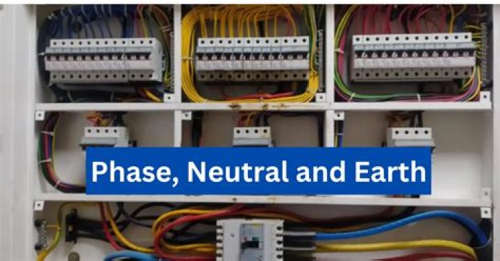 How do you differentiate between phase and neutral?