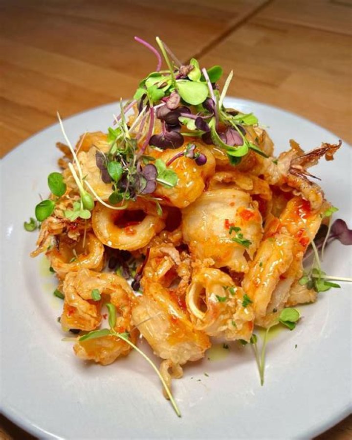 How do you eat calamari heads?