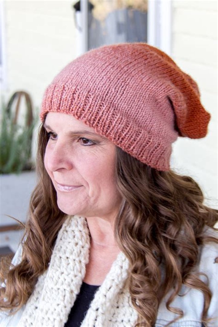 How do you knit a slouchy beanie on a loom?