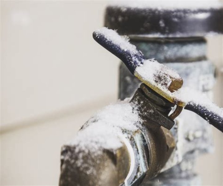 How do you know if your outside faucet is frozen?