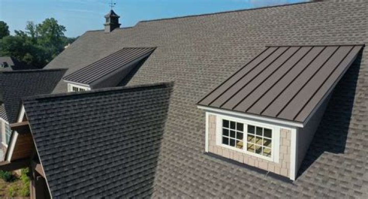 How do you Shingle a metal Valley?