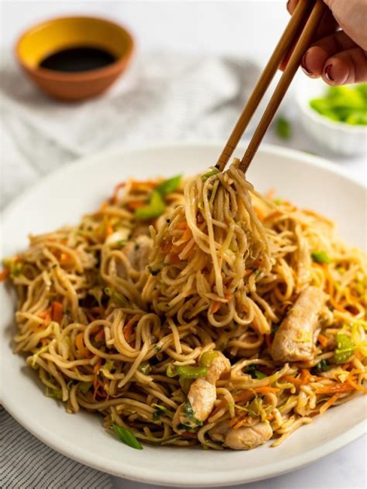 How many calories are in a chicken chow mein