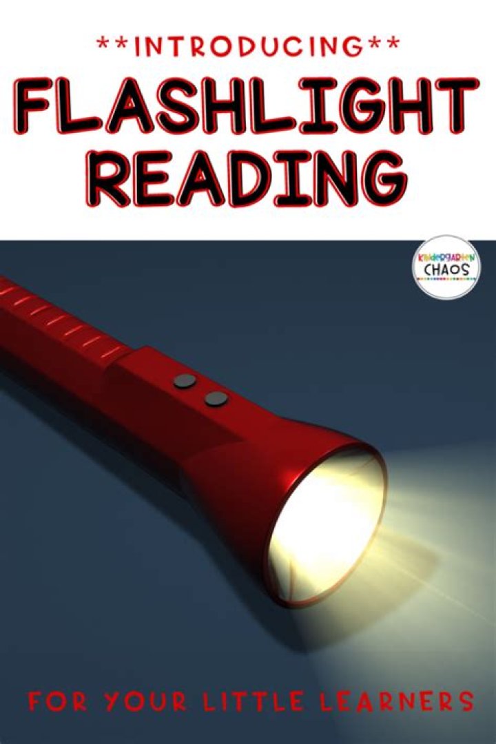 Is reading with a flashlight bad for eyes?