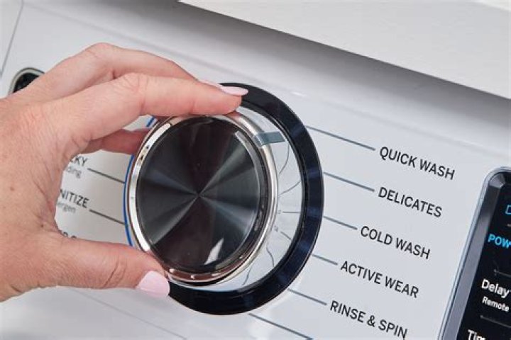 Is there a hand wash setting on a washing machine?