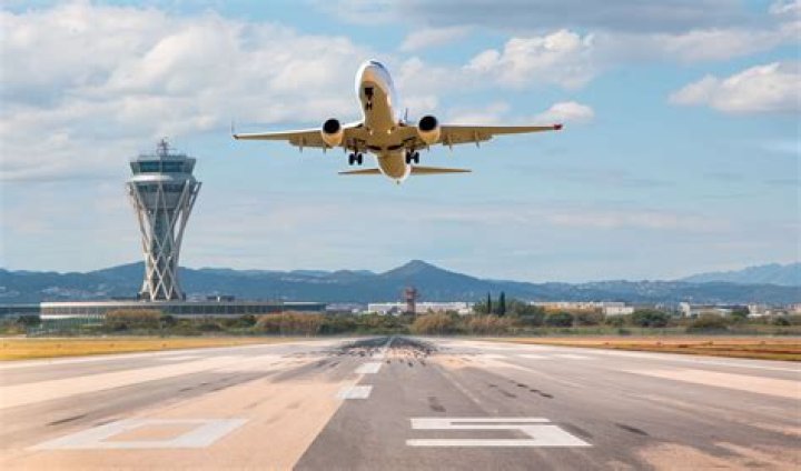 What airlines fly out of Tallahassee