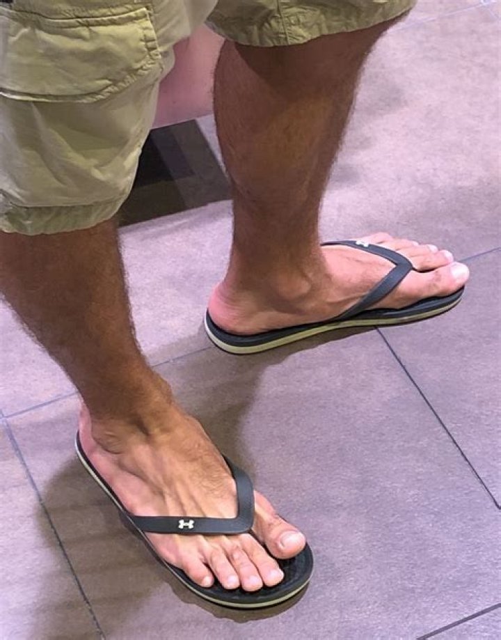 What are the best mens flip flops?