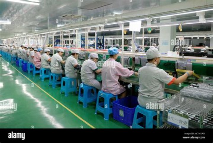 What do Chinese factory workers get paid