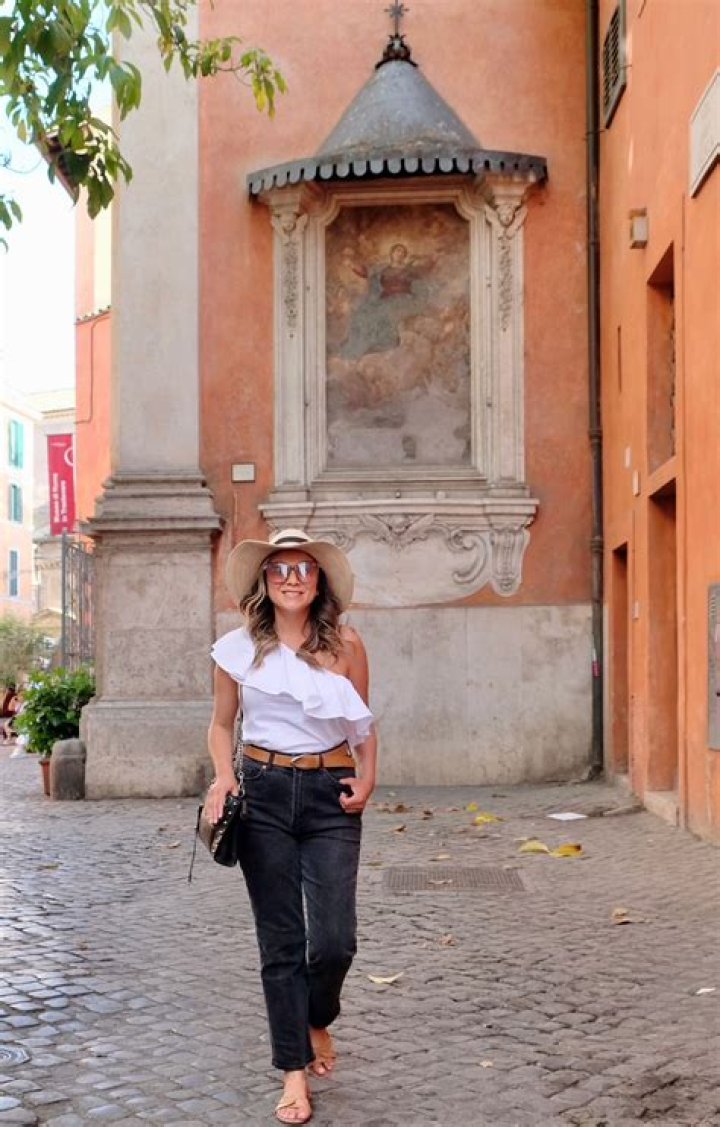 What do Panama people wear