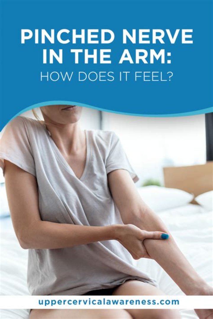 What does a pinched nerve in your hand feel like?