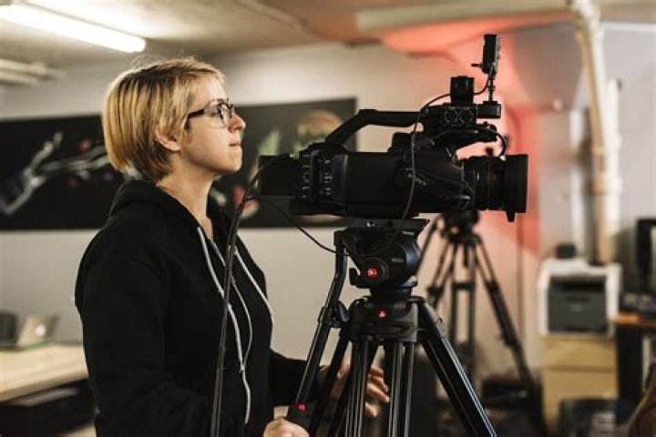 What is a cinematographer vs director?