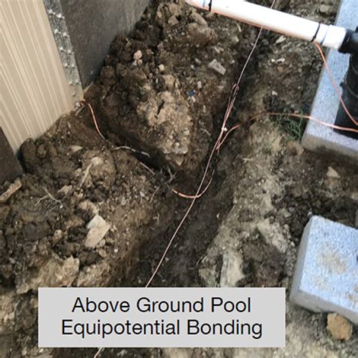 What is a pool bonding wire