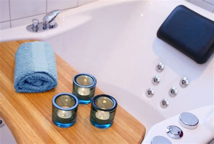 What is an air bath tub