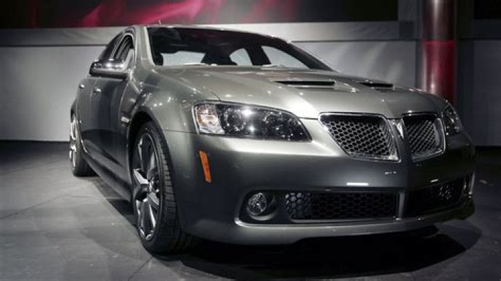 What is the difference between a Pontiac g8 GT and GXP