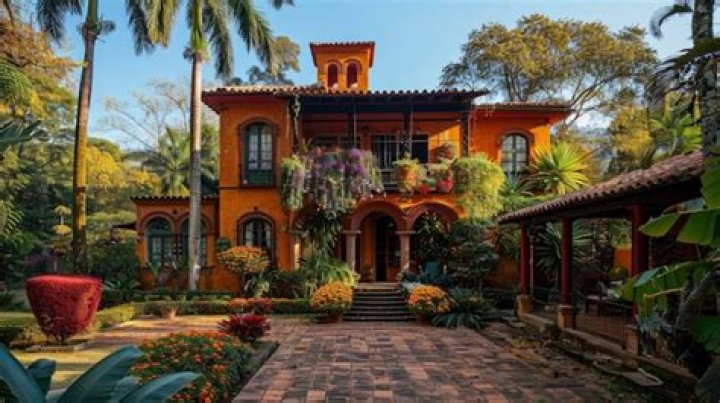 What kind of houses do Mexicans live in