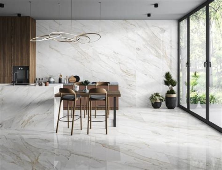 What mortar should I use for porcelain tile?