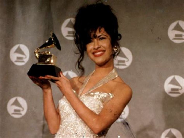 What nationality is Selena Quintanilla