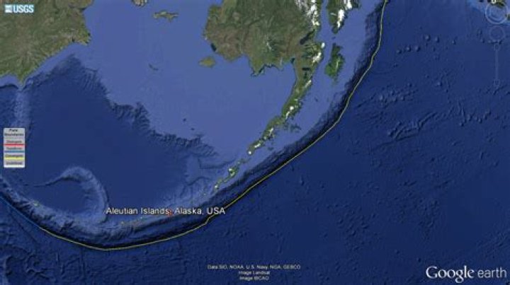 What type of convergent boundary is the Aleutian Islands