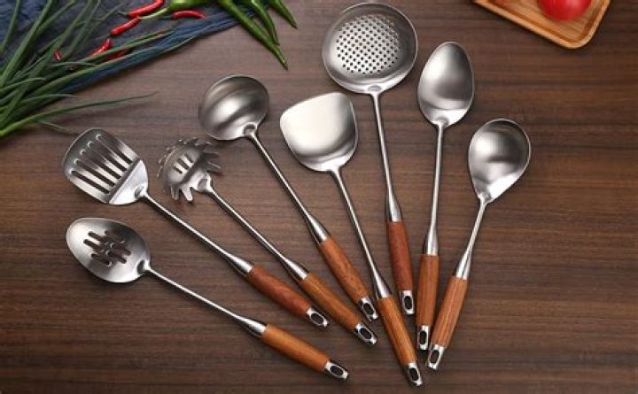 What type of utensils do you use on stainless steel
