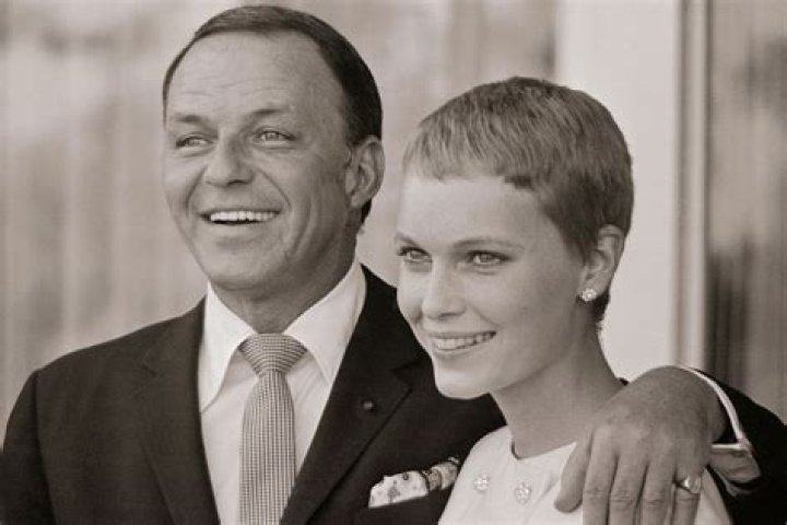 What was the age difference between Frank Sinatra and Mia Farrow?