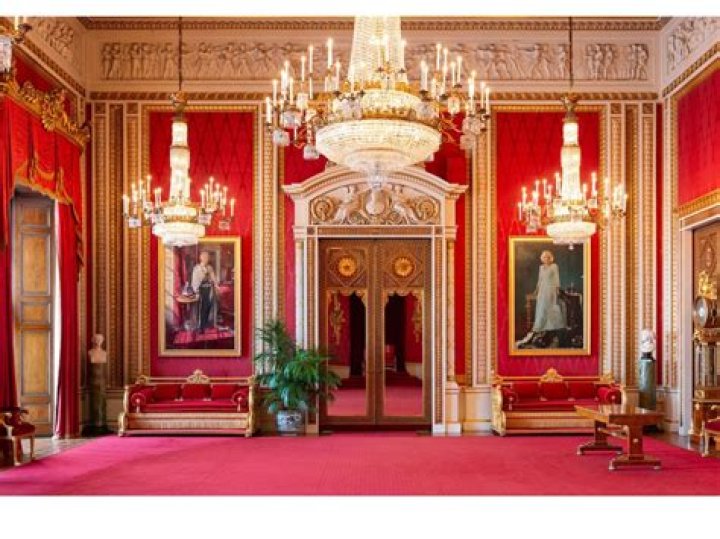 When can you go inside Buckingham Palace