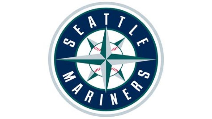 When did the Mariners change their logo