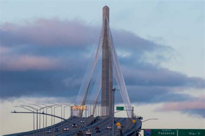 Where is the tallest bridge in the United States?