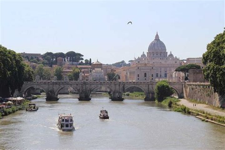 Which sea is near Rome?