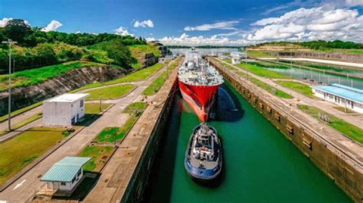 Who paid for the building of the Panama Canal