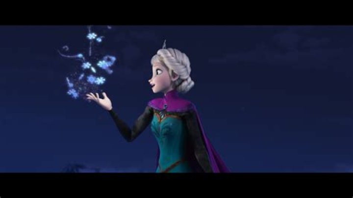 Who sings let it go at end of frozen?