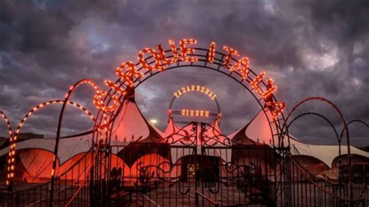 Why did Le Cirque closed?